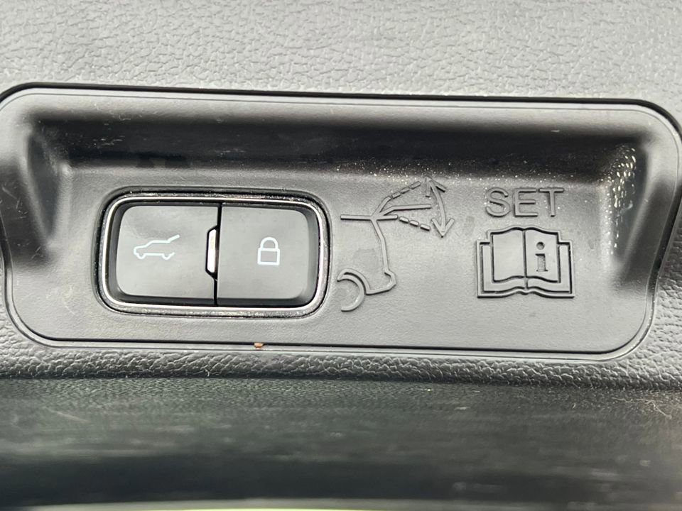 Certified 2022 Ford Explorer XLT w/ Equipment Group 202A image 41