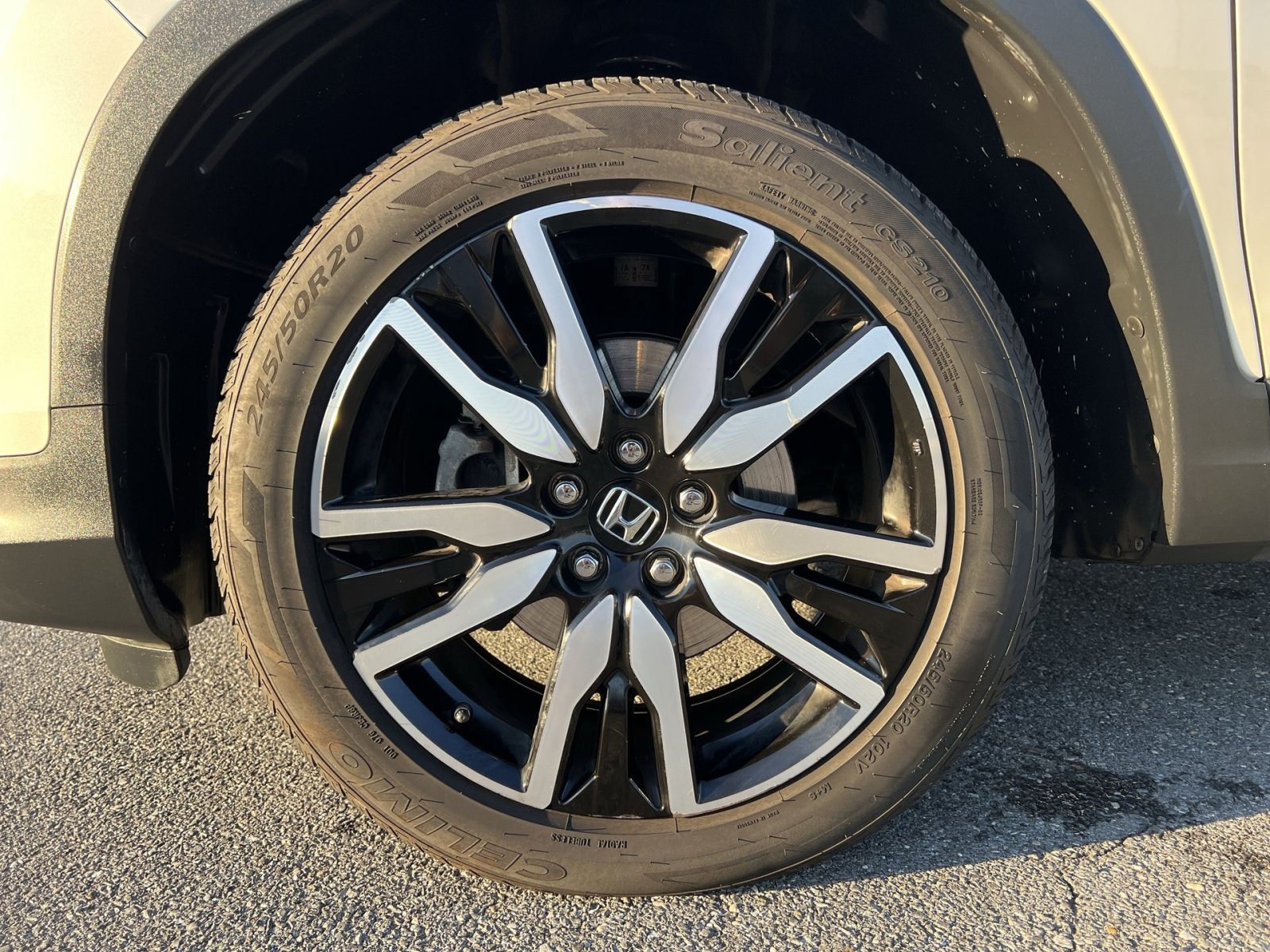 Used 2019 Honda Pilot Touring image 12
