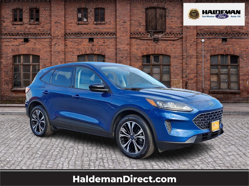 Certified 2022 Ford Escape SE w/ SE Sport Appearance Package image 6