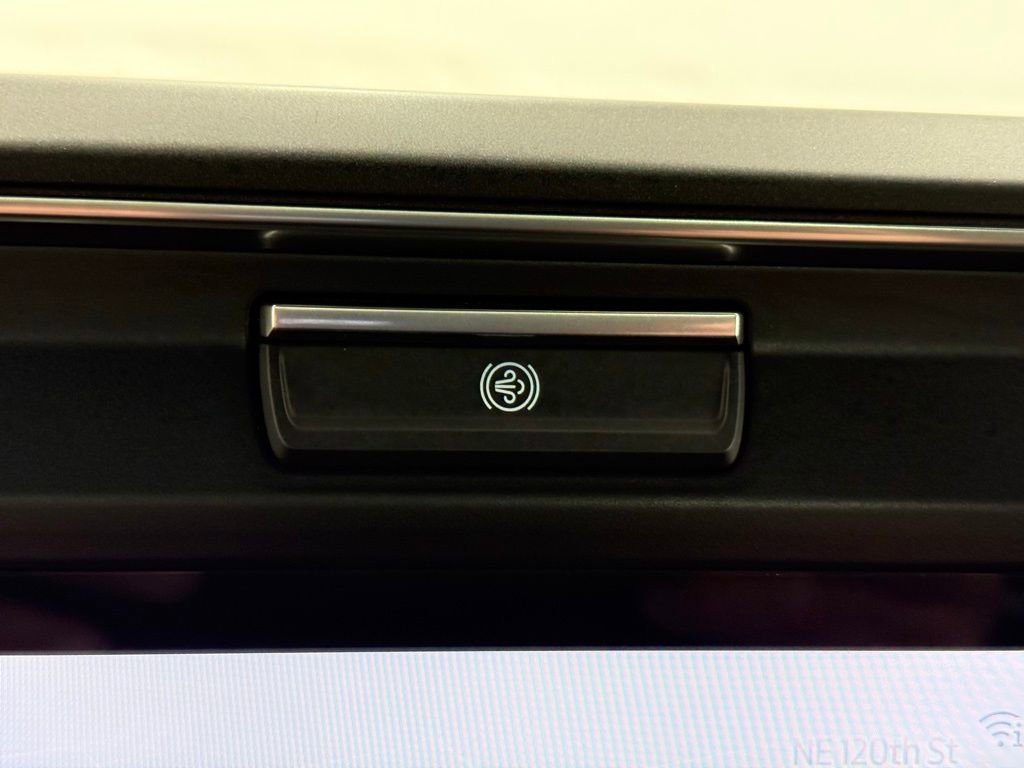 Certified 2025 Ford F450 Platinum image 37