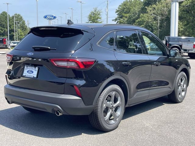 Certified 2025 Ford Escape ST-Line FWD image 23