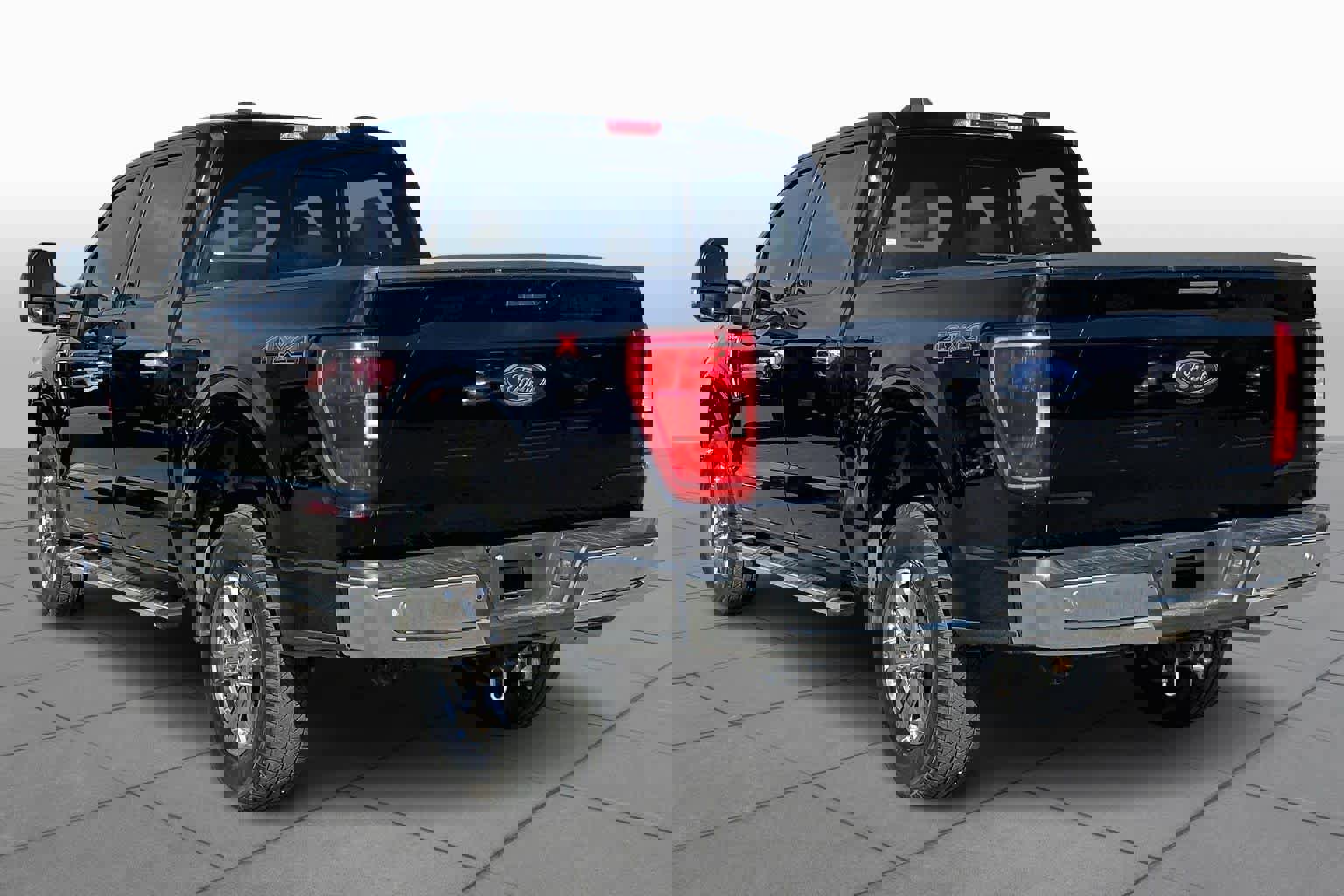 Certified 2022 Ford F150 XLT w/ Equipment Group 302A High image 4