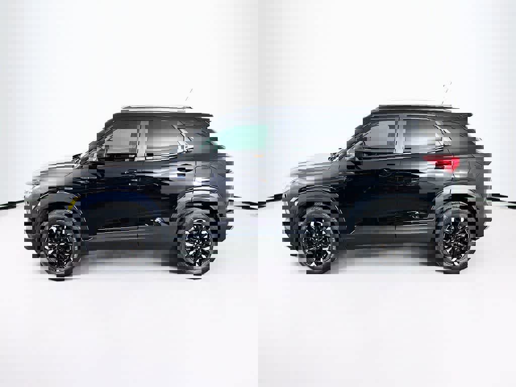 Used 2023 Chevrolet TrailBlazer LT w/ Convenience Package image 2