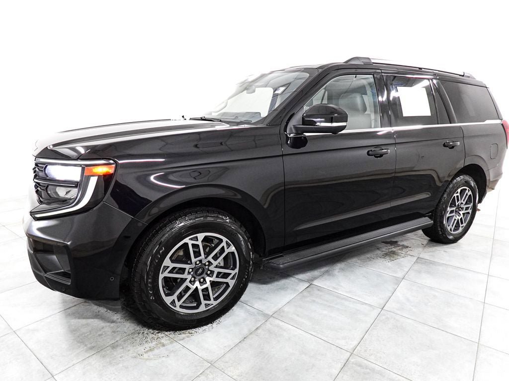 Certified 2025 Ford Expedition Active AWD/4WD image 4