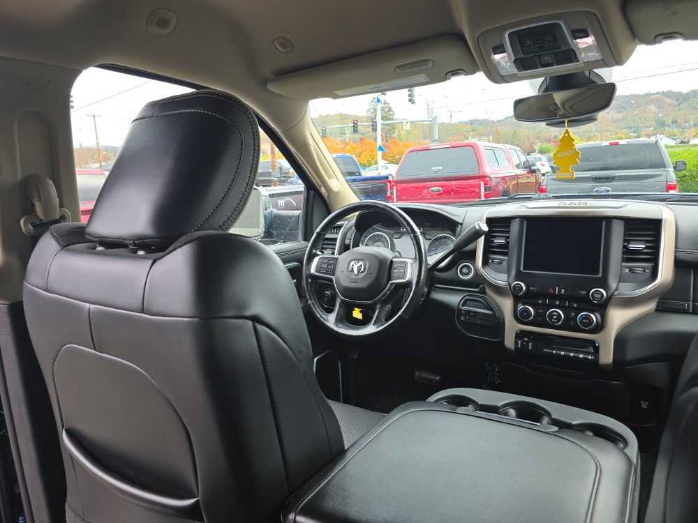 Used 2019 RAM 3500 Laramie w/ Chrome Appearance Group AWD/4WD image 11