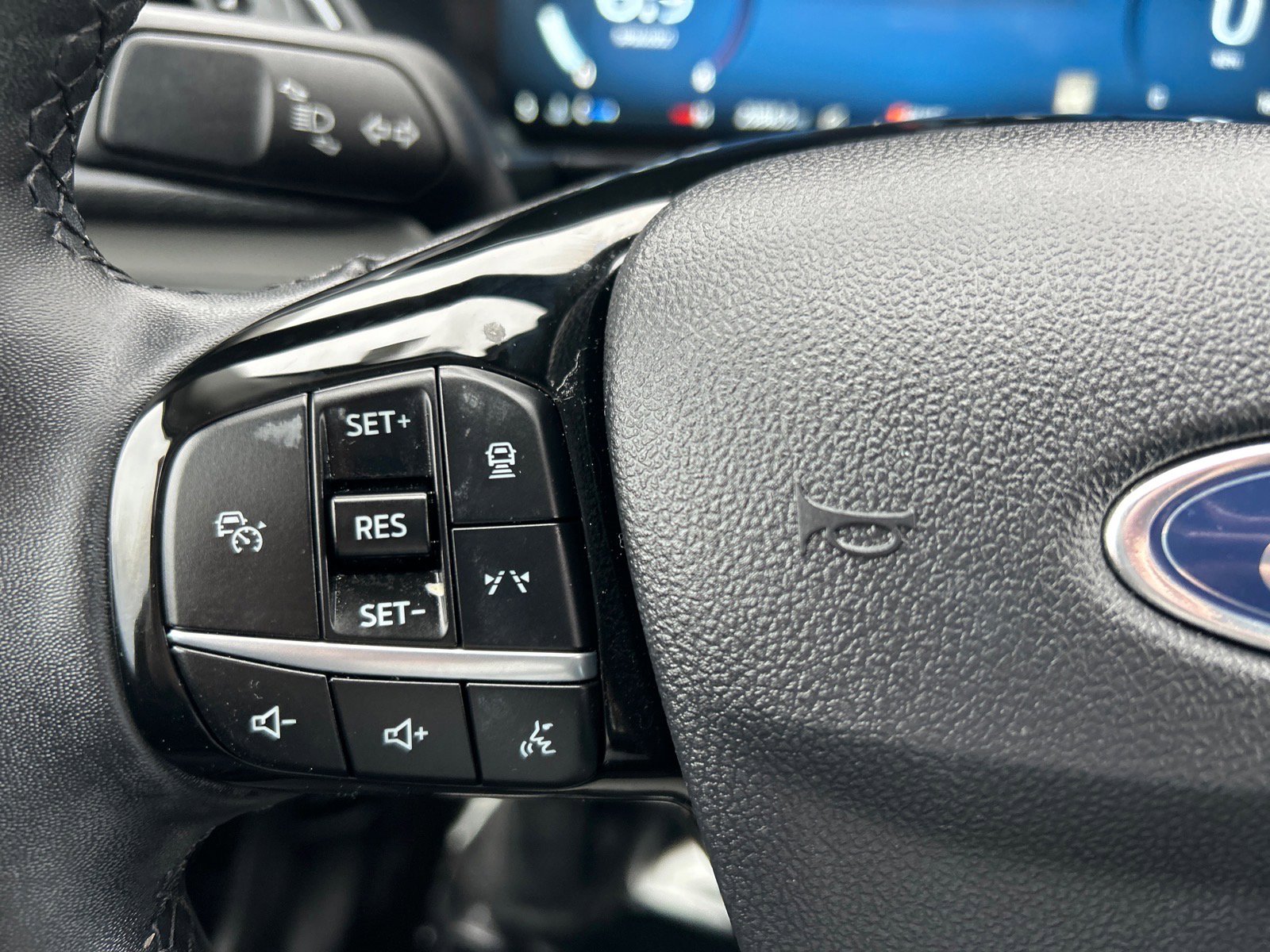 Certified 2023 Ford Escape Platinum image 24