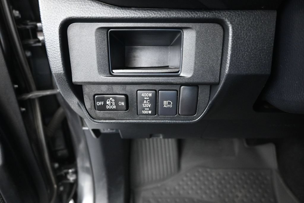 Used 2019 Toyota Tacoma TRD Sport AWD/4WD image 17