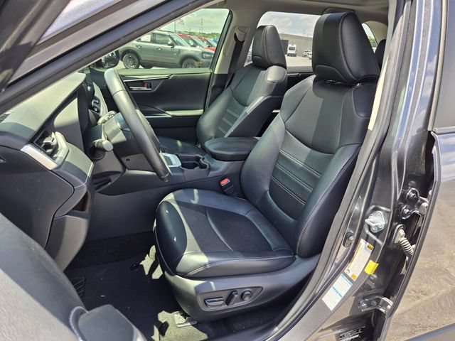 Used 2020 Toyota RAV4 Limited AWD/4WD image 9