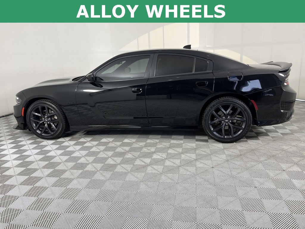 Used 2023 Dodge Charger R/T w/ Blacktop Package image 4