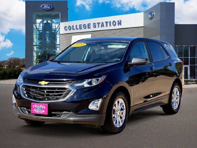 Used 2020 Chevrolet Equinox LS w/ LS Convenience Package FWD image 2
