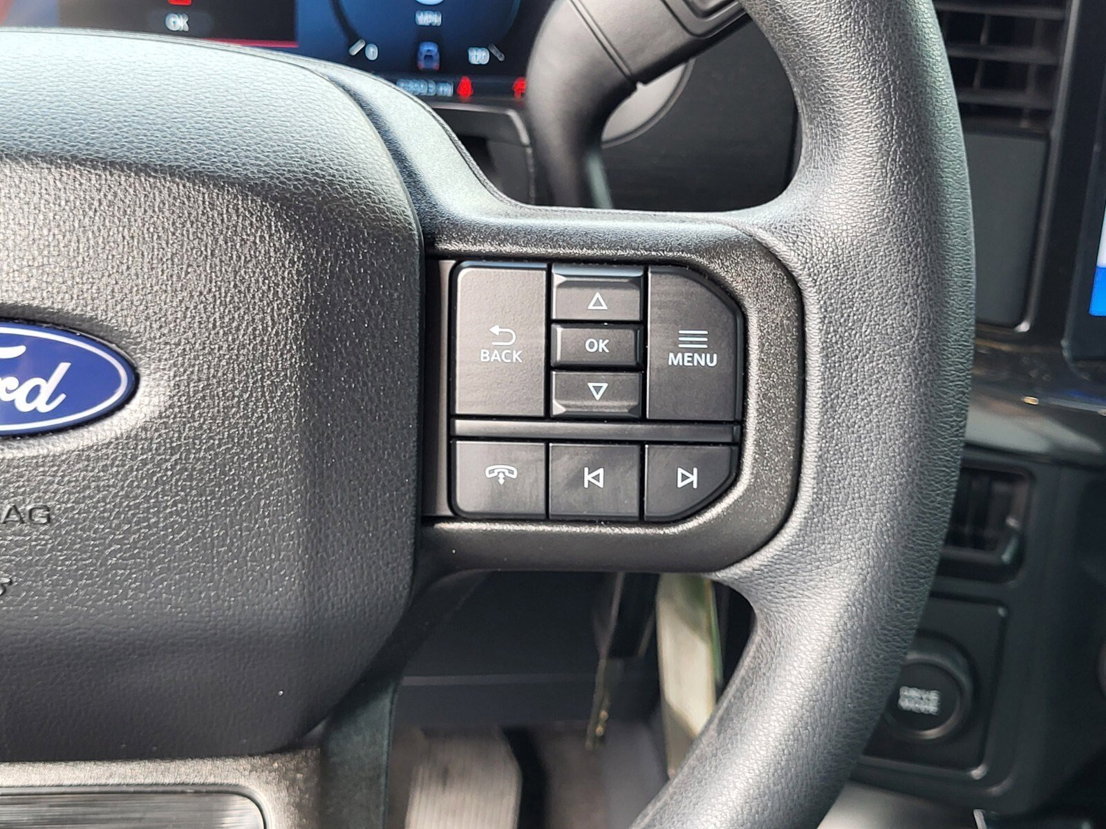 Certified 2025 Ford F150 STX w/ Equipment Group 200A RWD image 28