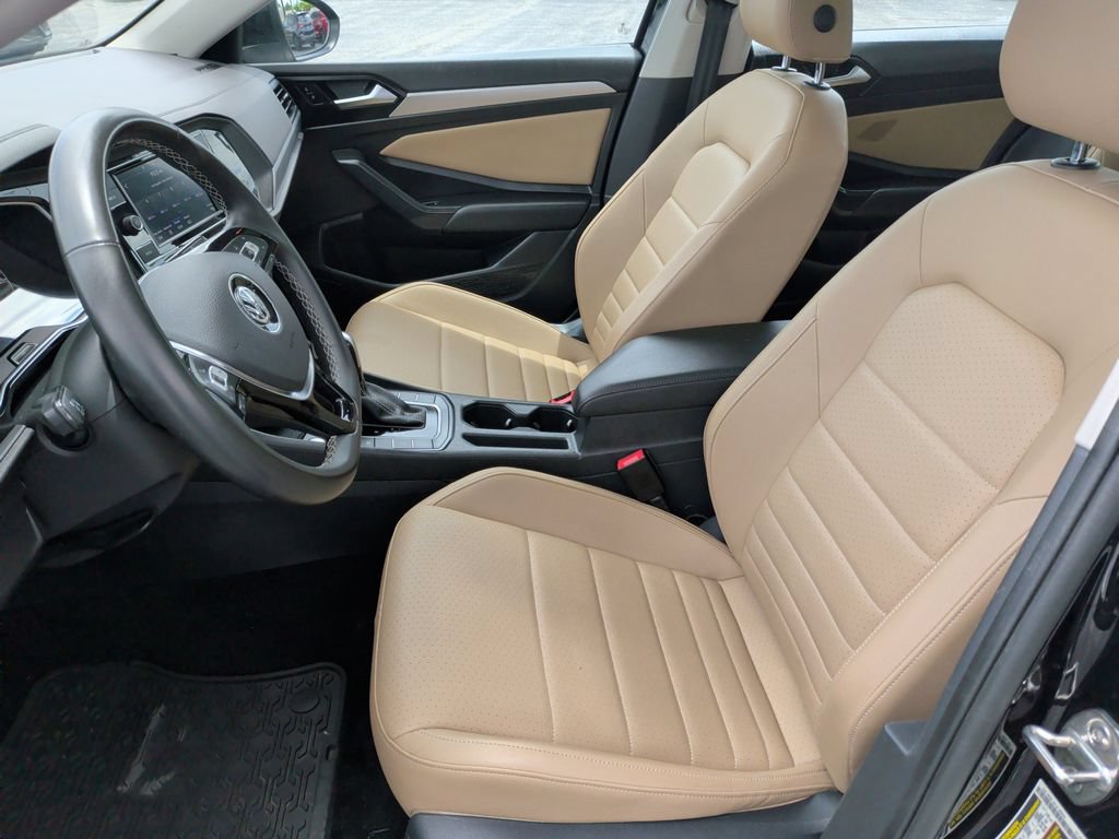 Used 2021 Volkswagen Jetta SE FWD image 4