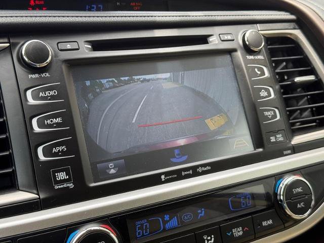 Used 2019 Toyota Highlander Limited Platinum AWD/4WD image 18