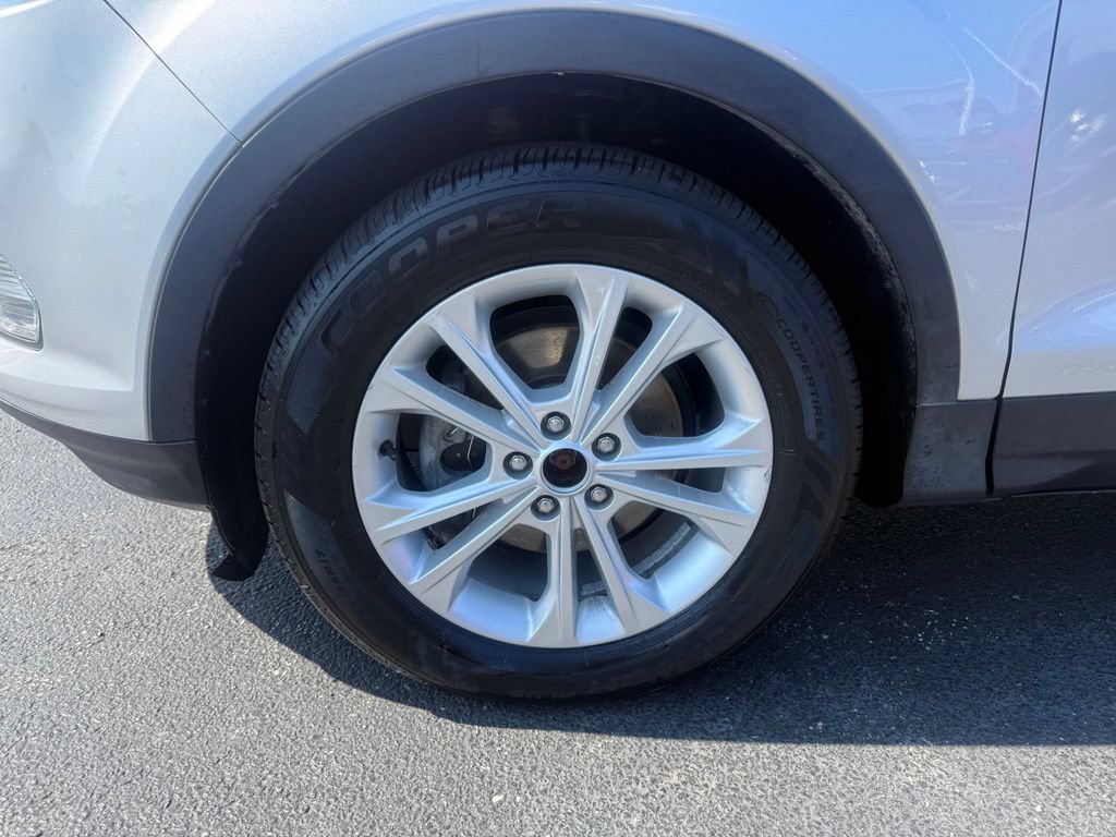 Certified 2018 Ford Escape SE w/ SE Sync 3 Package FWD image 12