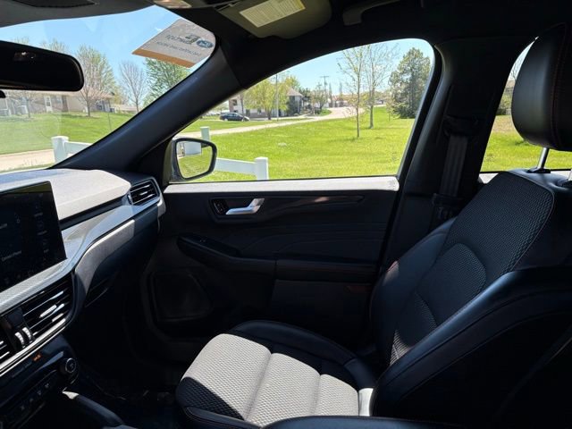 Certified 2024 Ford Escape ST-Line w/ Tech Pack #1 AWD/4WD image 13