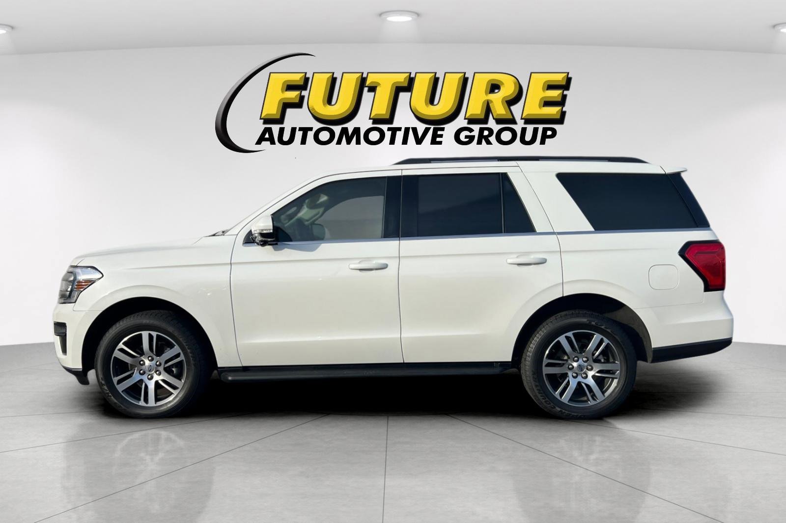 Certified 2024 Ford Expedition XLT image 2