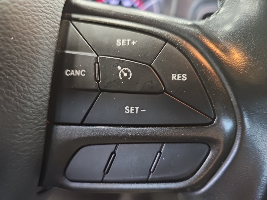 Used 2022 Dodge Charger SXT RWD image 17