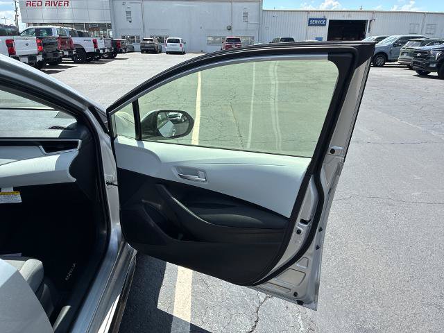 Used 2026 Toyota Corolla SE FWD image 14