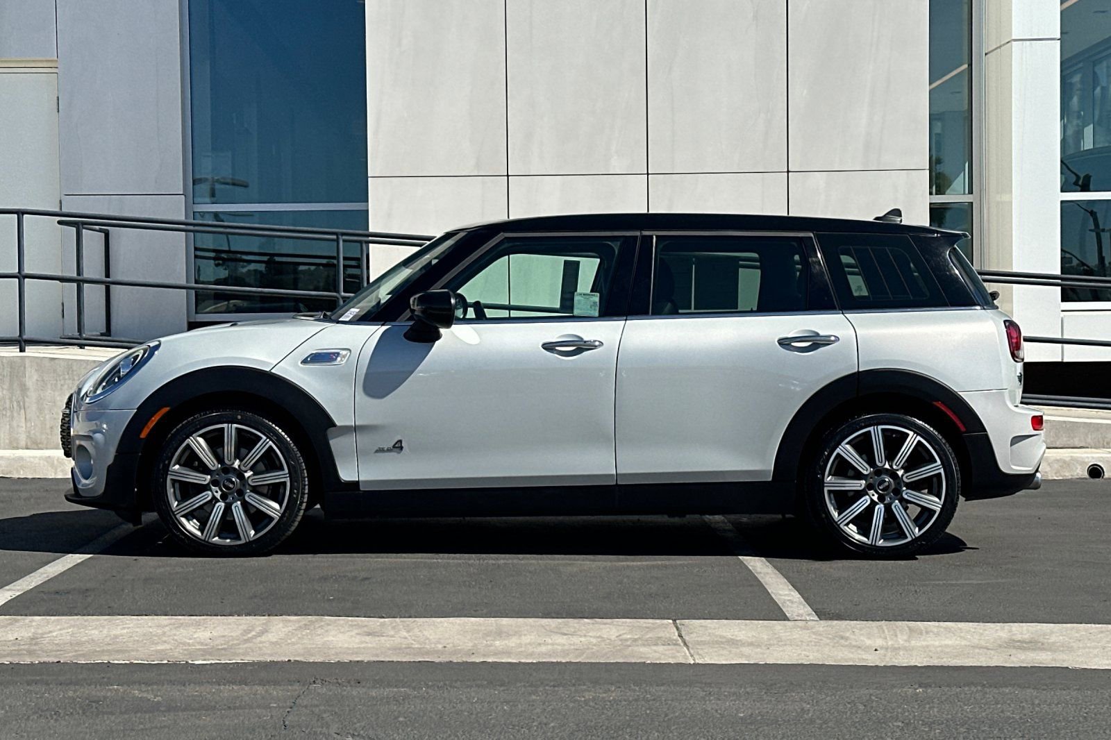 Used 2020 MINI Cooper Clubman S image 6
