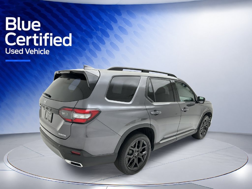 Used 2025 Honda Pilot Touring image 6