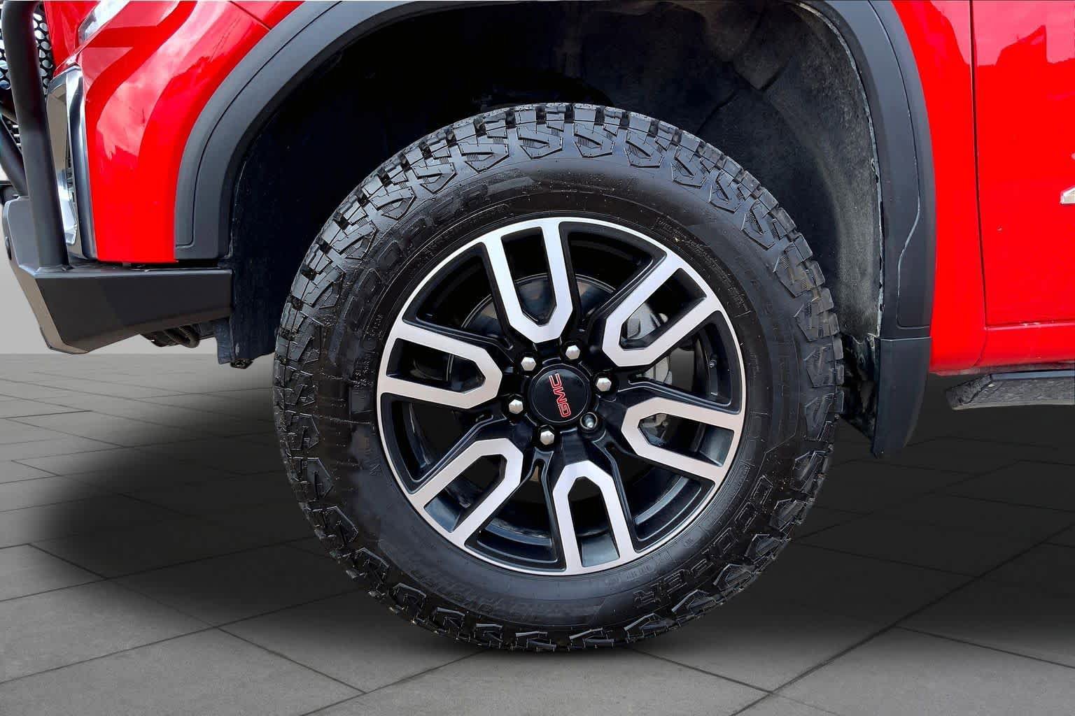 Used 2021 GMC Sierra 1500 AT4 w/ AT4 Premium Package AWD/4WD image 11