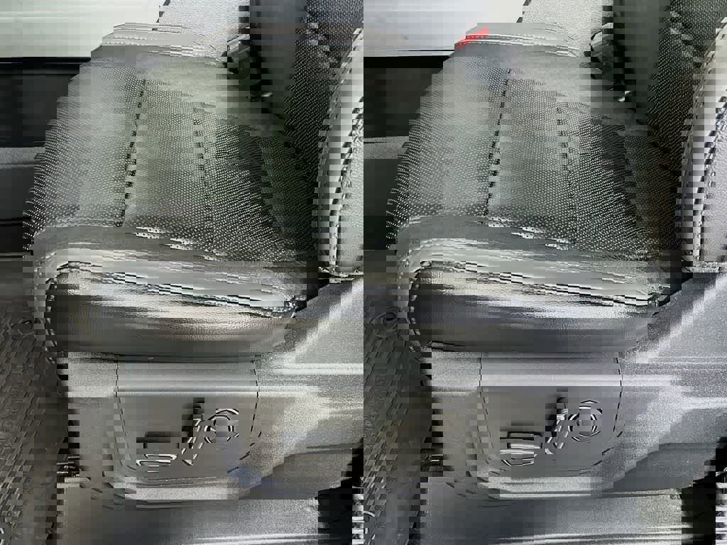 Certified 2019 Ford F150 Raptor w/ Equipment Group 802A Luxury image 29