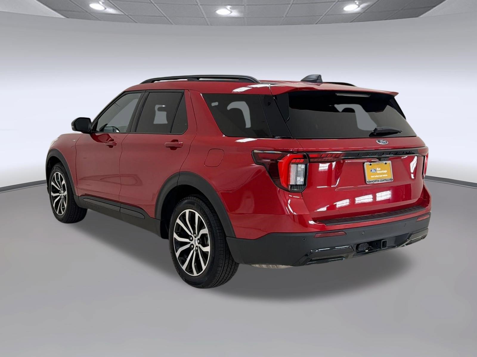 Certified 2025 Ford Explorer ST-Line RWD image 3