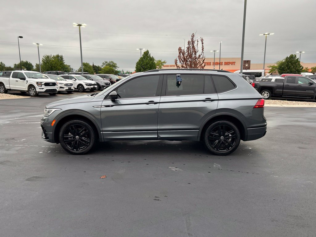 Used 2022 Volkswagen Tiguan SE R-Line AWD/4WD image 9