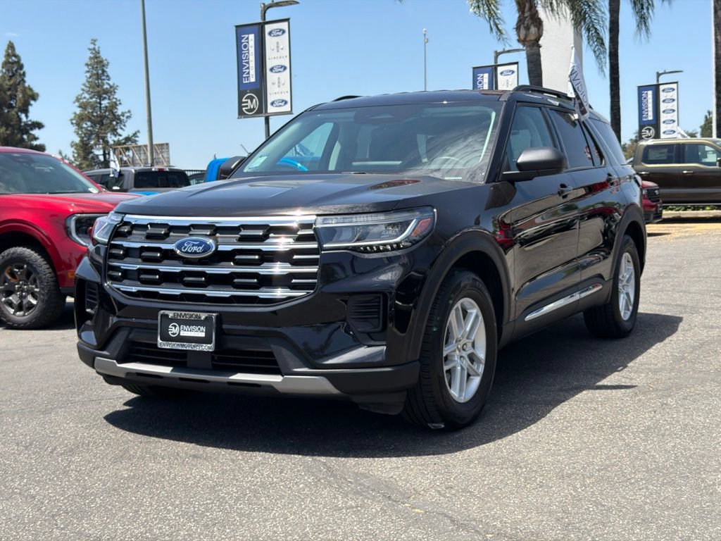 Certified 2025 Ford Explorer Active RWD image 5