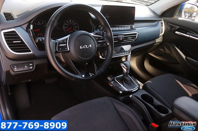 Used 2023 Kia Seltos S w/ Navigation Package FWD image 11