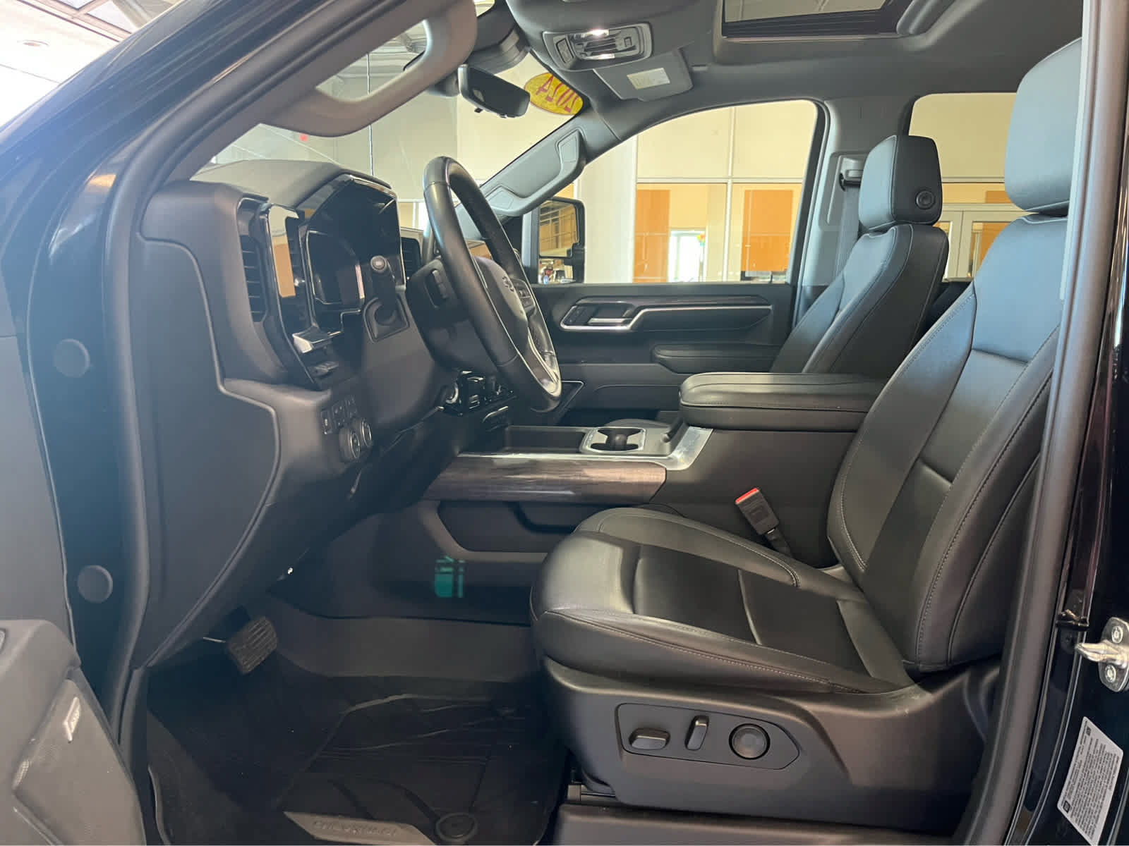 Used 2024 Chevrolet Silverado 2500 LTZ w/ LTZ Plus Package AWD/4WD image 16