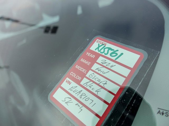 Certified 2024 Ford Escape Platinum w/ Premium Technology Package image 34