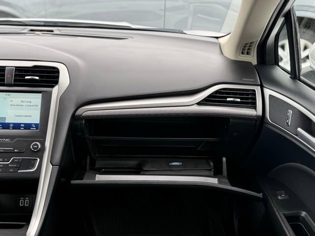 Certified 2020 Ford Fusion SE image 25