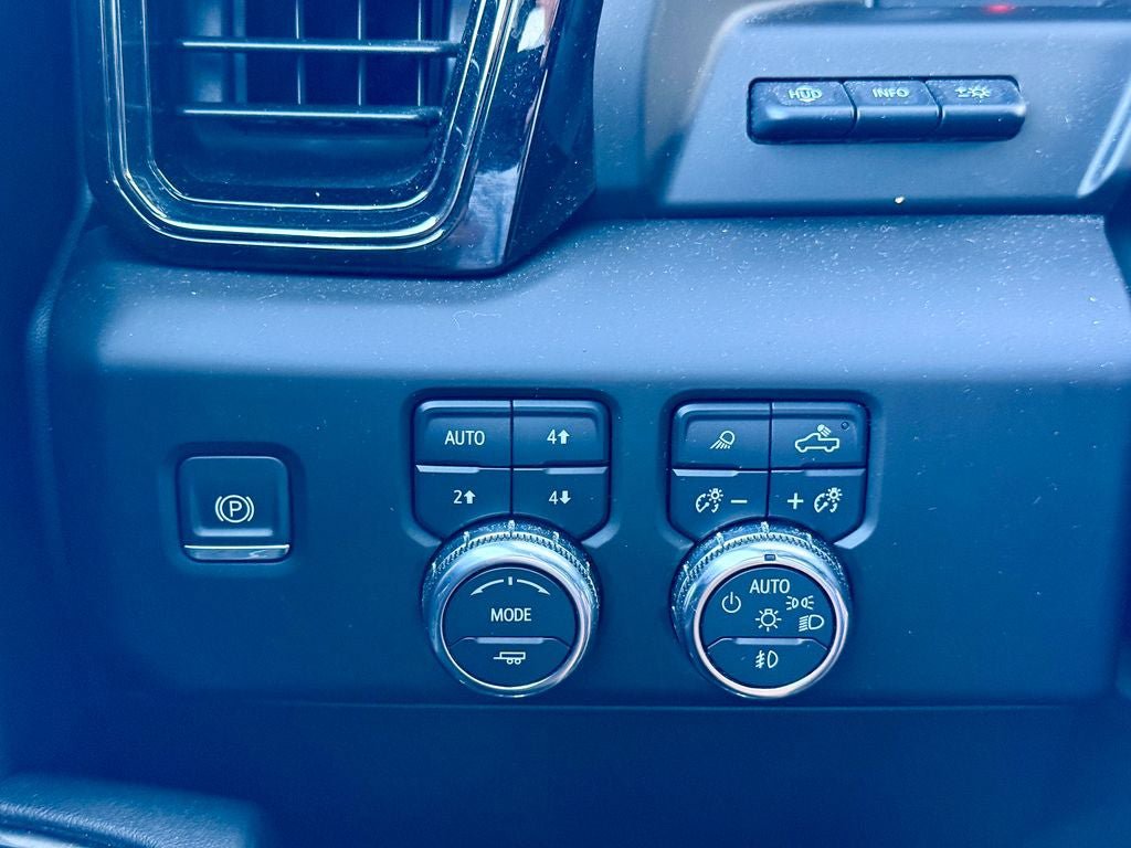 Used 2022 GMC Sierra 1500 AT4 w/ AT4 Premium Package AWD/4WD image 23