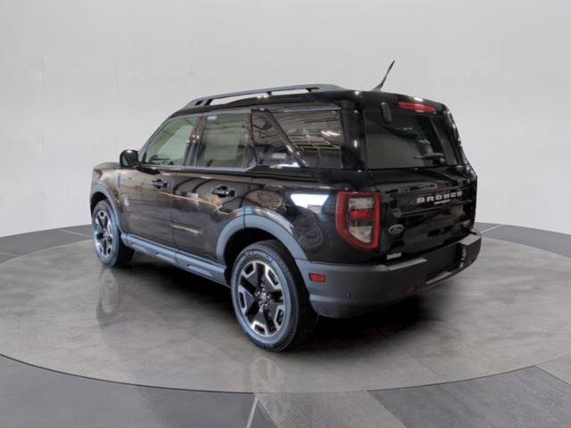Certified 2023 Ford Bronco Sport Outer Banks w/ Tech Package AWD/4WD image 4