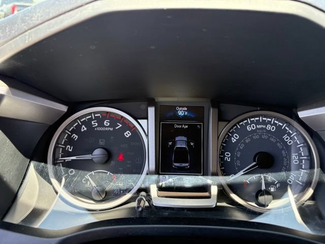 Used 2022 Toyota Tacoma SR5 w/ SR5 Appearance Package (SM) AWD/4WD image 15