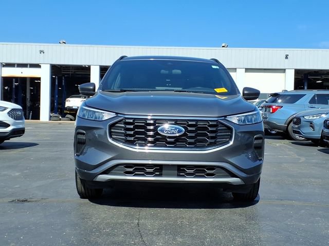 Certified 2023 Ford Escape ST-Line w/ Tech Pack #1 AWD/4WD image 2