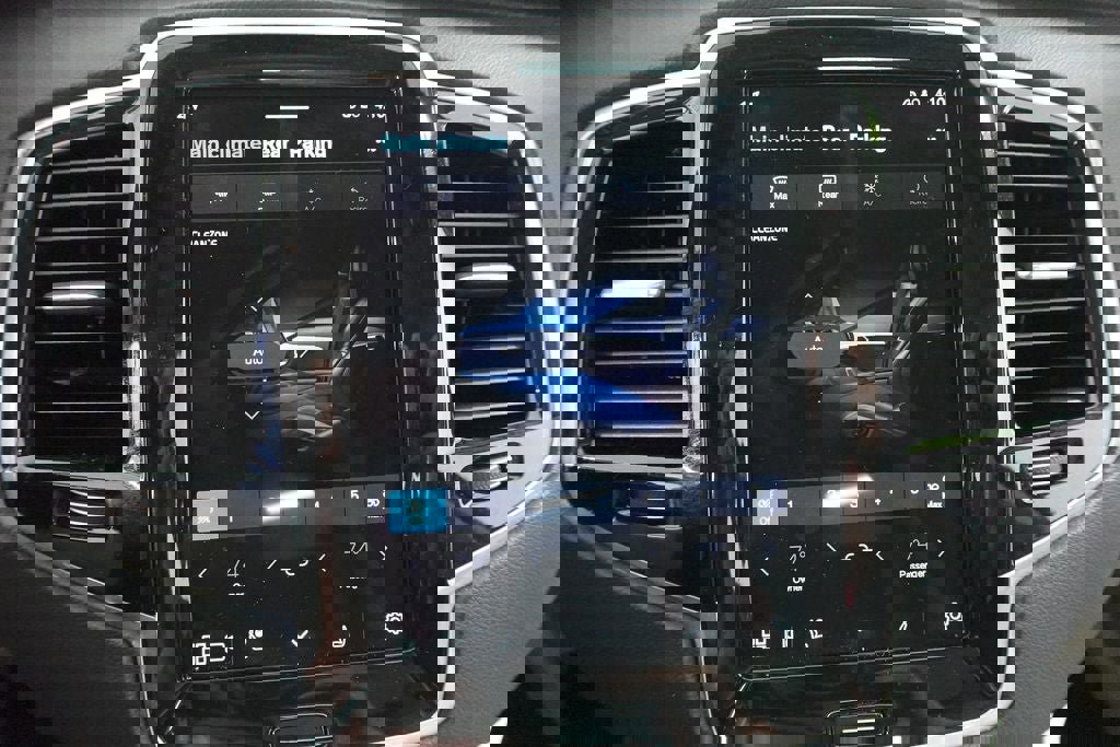 Used 2023 Volvo XC90 B6 Ultimate w/ Protection Package Premier image 20