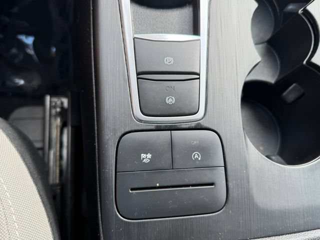 Certified 2022 Ford Escape SE w/ SE Sport Appearance Package AWD/4WD image 26