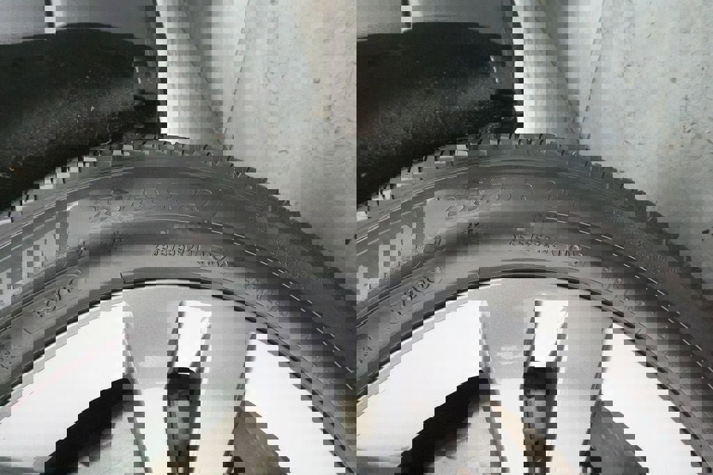 Certified 2024 Ford Explorer XLT w/ Equipment Group 202A AWD/4WD image 36