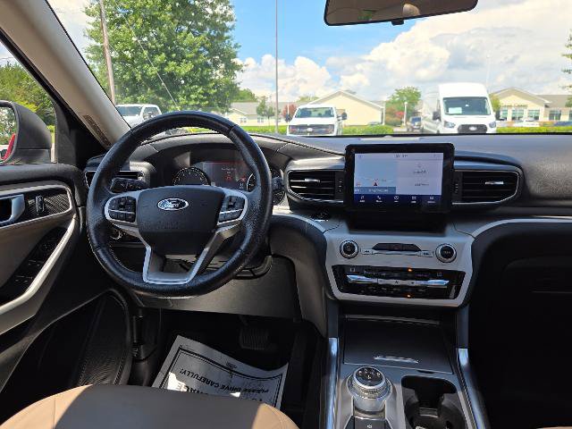 Certified 2021 Ford Explorer XLT w/ Equipment Group 202A AWD/4WD image 9