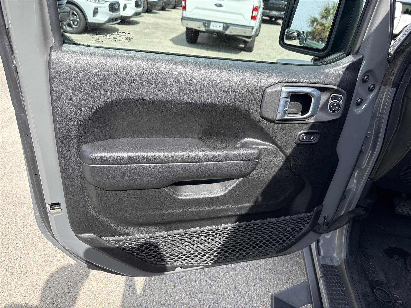 Used 2023 Jeep Wrangler Willys image 23