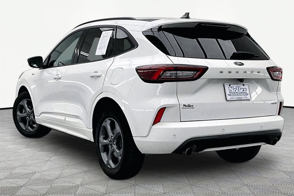 Certified 2024 Ford Escape ST-Line w/ Tech Pack #1 AWD/4WD image 13