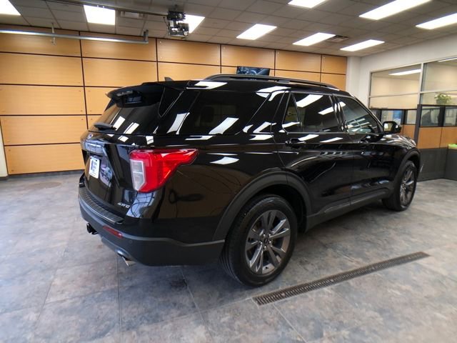 Certified 2023 Ford Explorer XLT w/ Equipment Group 202A image 7