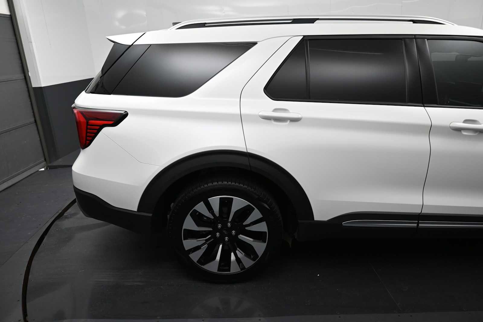 Certified 2026 Ford Explorer Platinum w/ LUX Leather Package AWD/4WD image 12