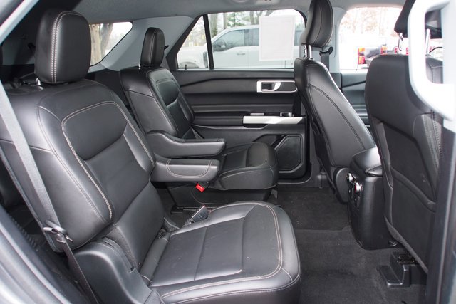 Certified 2022 Ford Explorer XLT w/ Equipment Group 202A image 13
