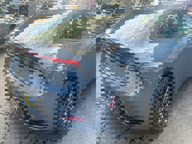 Used 2025 Toyota Prius XLE image 5