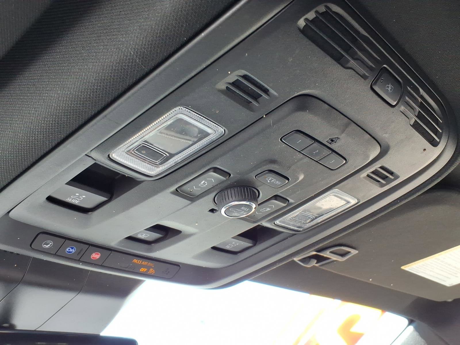 Used 2021 Cadillac Escalade Premium Luxury w/ Performance Package image 23