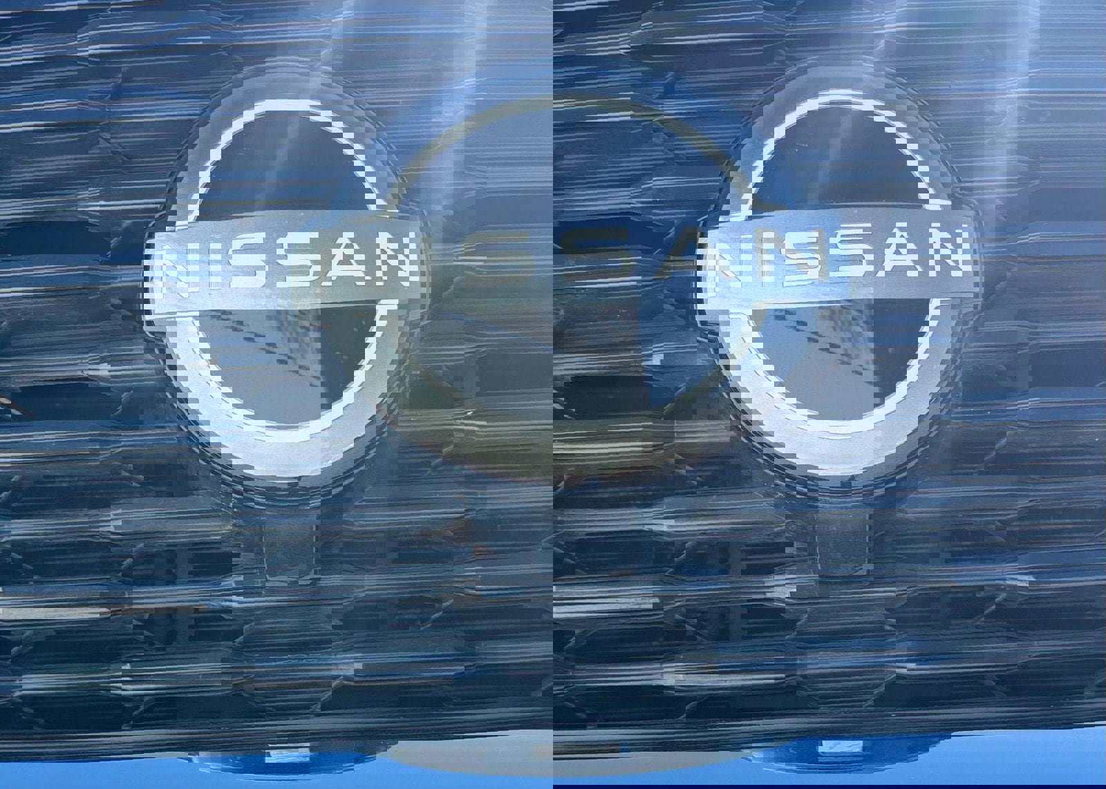 Used 2023 Nissan Rogue SV w/ SV Premium B Package image 14