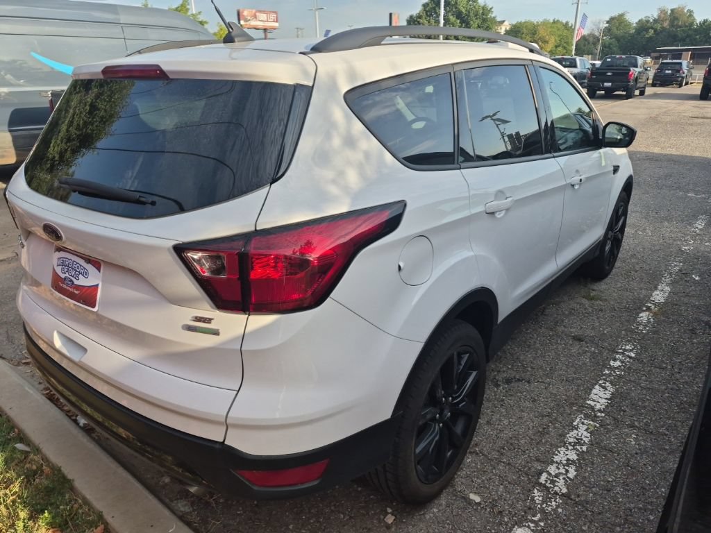 Certified 2019 Ford Escape SE FWD image 17